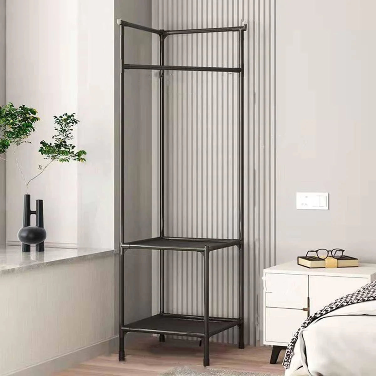 Cuier de colt din metal, cu 2 rafturi pentru organizare, negru Trendysale.ro