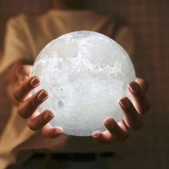 Umidificator aromaterapie, tip lampa de veghe, forma de luna 15 cm, suport inclus, alb cald, rece si neutru Trendysale.ro